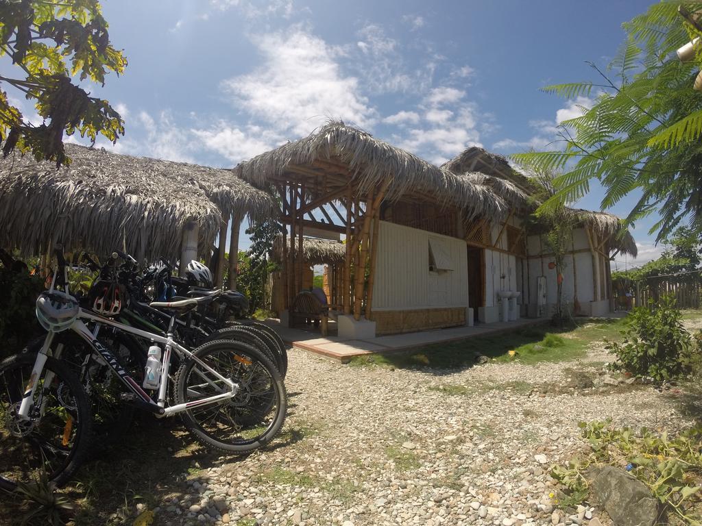 Cabalonga Ecoadventure Hotel Puerto Cayo Exterior photo